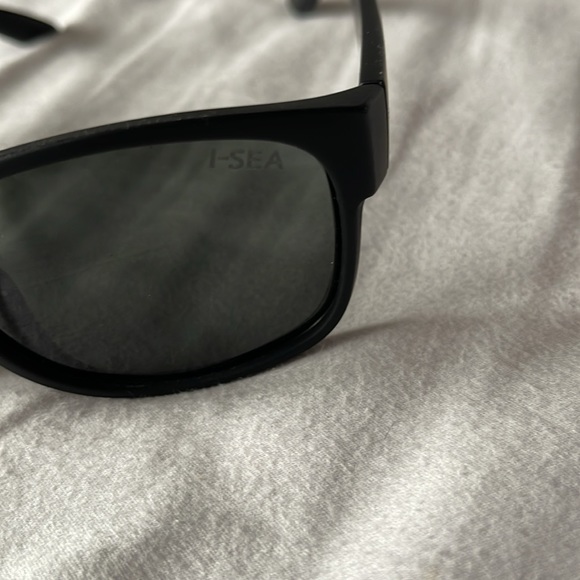 I-Sea Shades - Picture 2 of 8